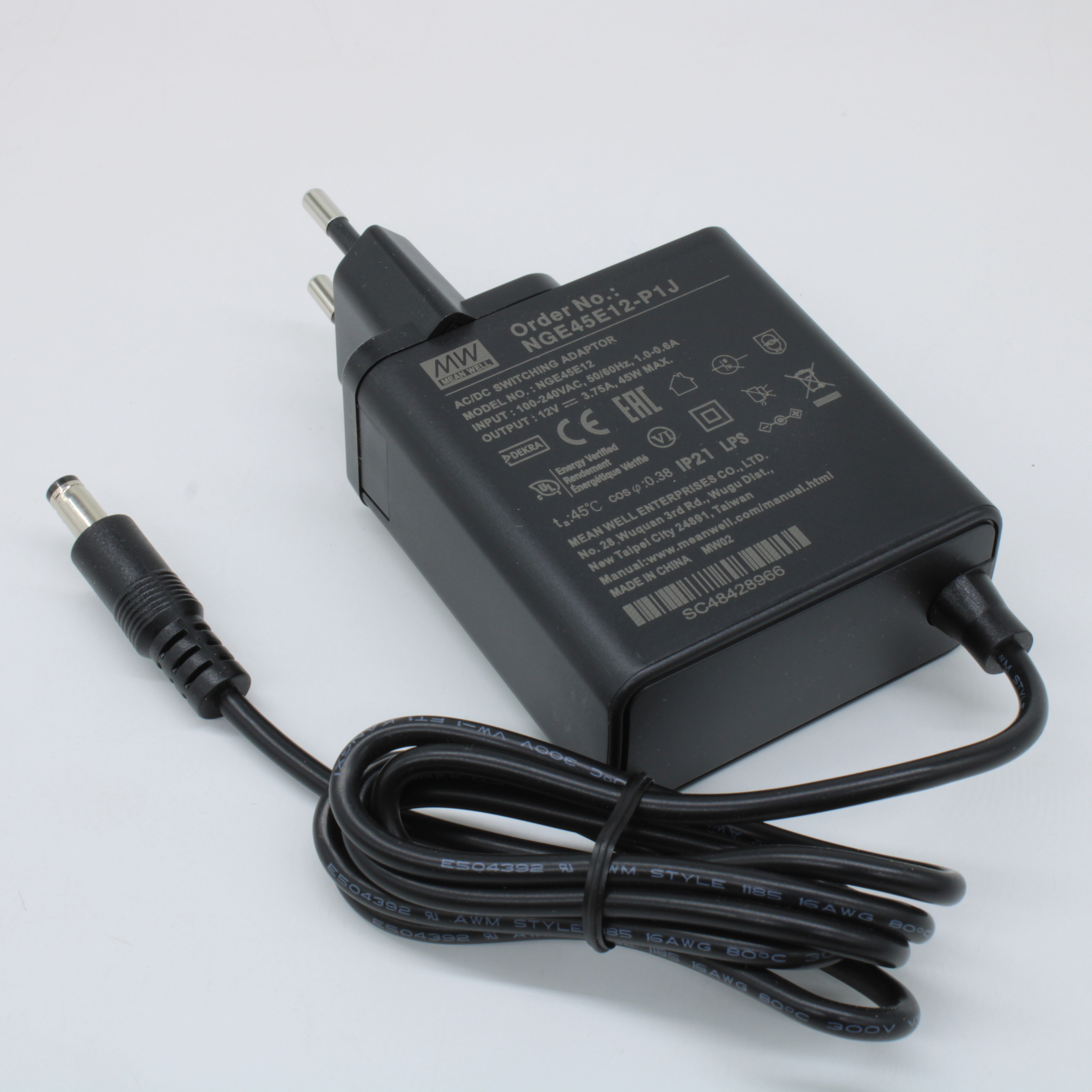 NGE45E12-P1J, AC-DC адаптер настен., медицин., пром. 45Вт, вход 80...264B AC 47...63 Гц, 113...370B DC, выход 12B/3.75А, 62x30x65мм, -30...+70°С, сертиф.2xMOPP/ CCC /BSMI/ PSE, оснащен Европейской сменной вилкой АС, выходной разъем 11, диам. 5.5х2.1мм NGE45E12-P1J, Mean well, AC-DC адаптер настен., медицин., пром. 45Вт, вход 80...264B AC 47...63 Гц, 113...370B DC, выход 12B/3.75А, 62x30x65мм, -30...+70°С, сертиф.2xMOPP/ CCC /BSMI/ PSE, оснащен Европейской сменной вилкой АС, выходной разъем 11, диам. 5.5х2.1мм